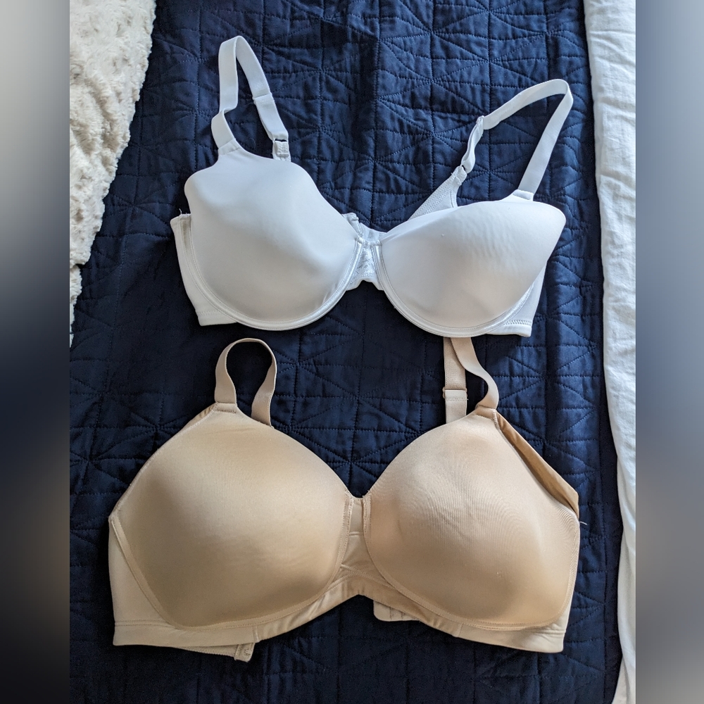2 Vanity Fair bras